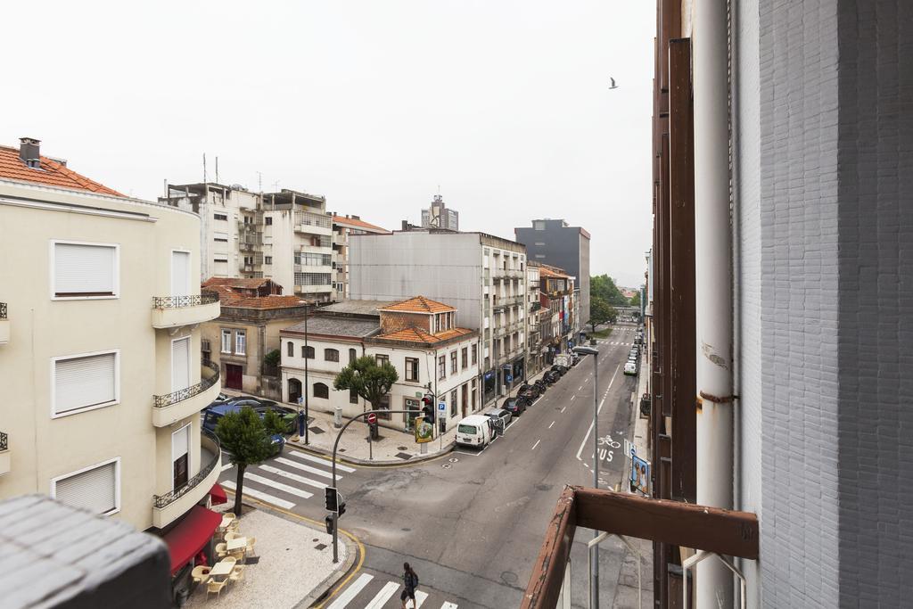 Apartment Camoes Deluxe Porto Bagian luar foto