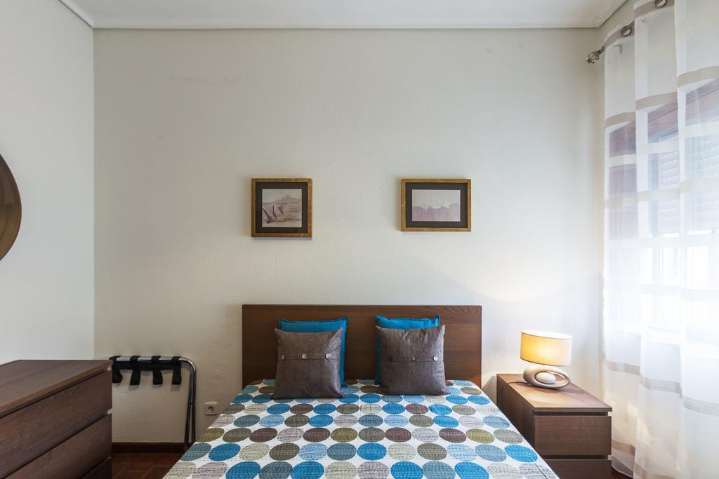 Apartment Camoes Deluxe Porto Bagian luar foto