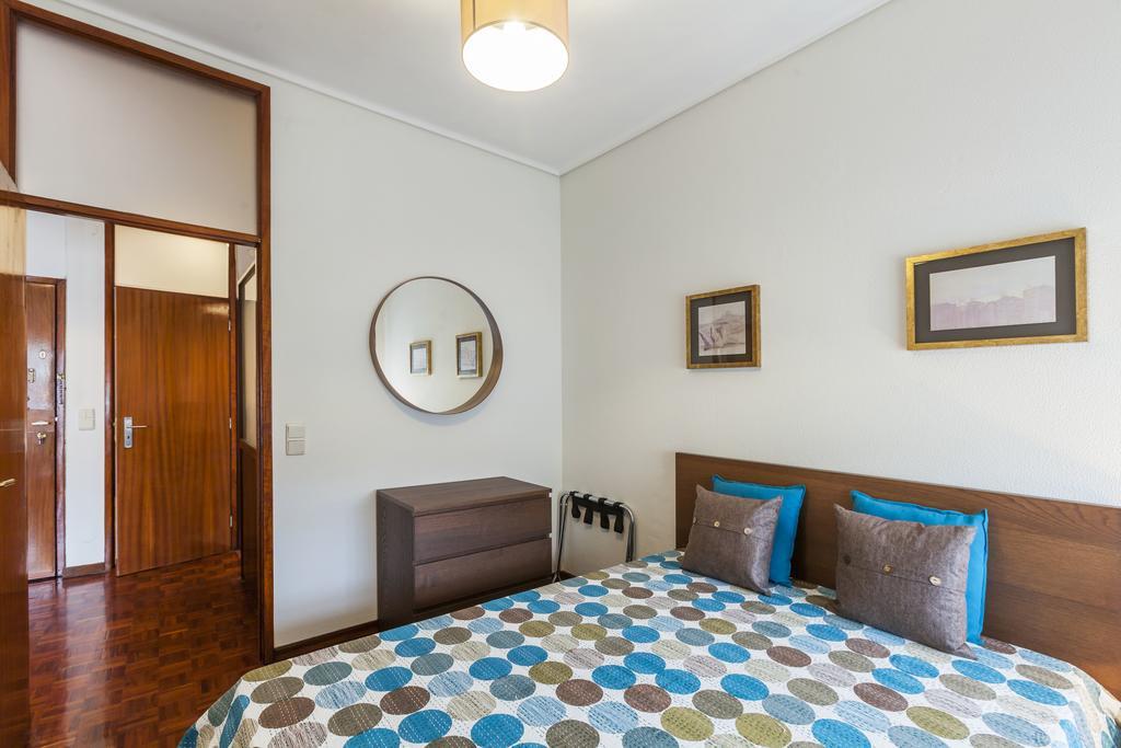 Apartment Camoes Deluxe Porto Bagian luar foto