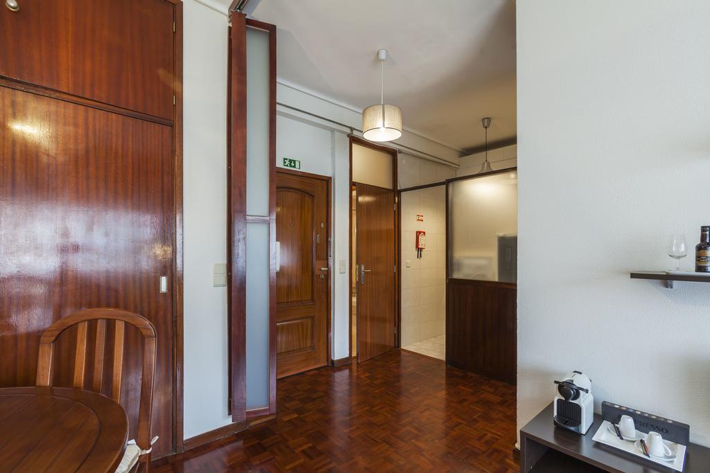 Apartment Camoes Deluxe Porto Bagian luar foto