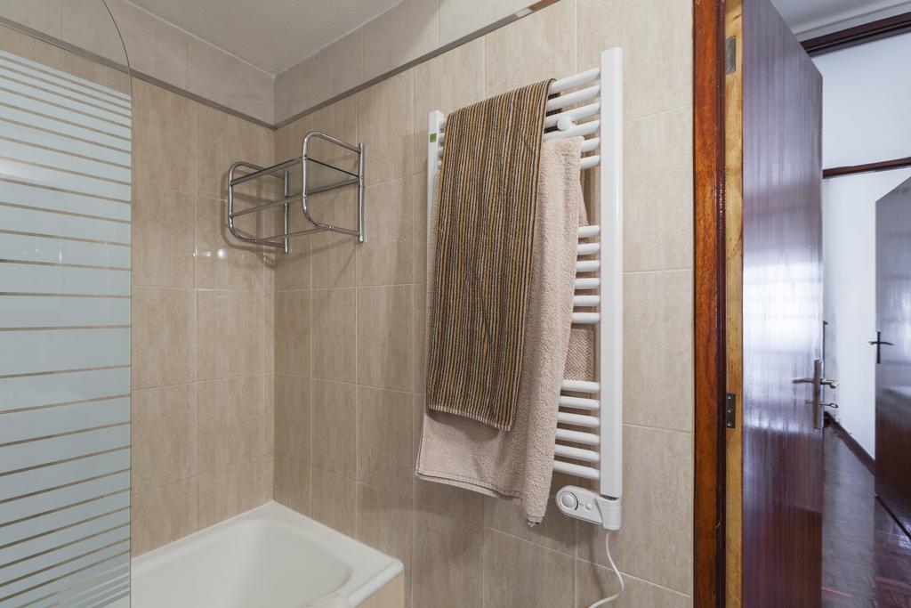 Apartment Camoes Deluxe Porto Bagian luar foto